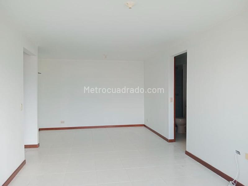 3BR Apartment with Pool in La America - 4