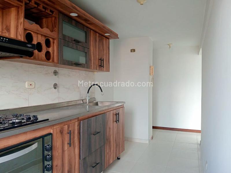 3BR Apartment with Pool in La America - 8