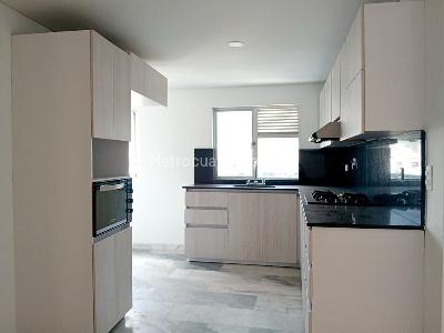 Apartamento en venta en Laureles, Medellín · foto 5 de 17