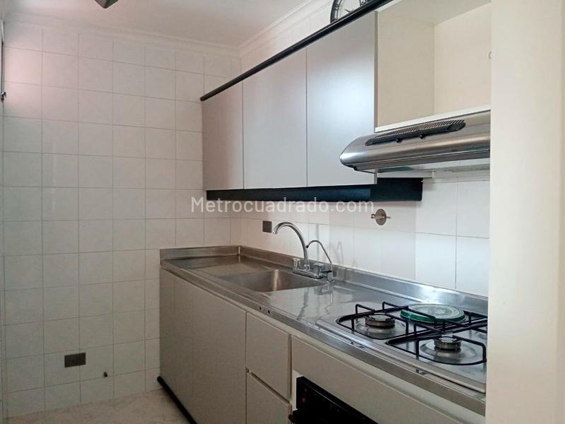 Apartamento Amplio de 2 Alcobas en Laureles - 3