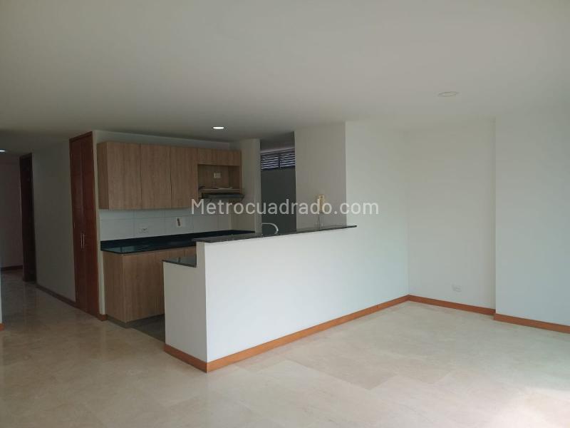 Elegant 3BR Apartment Near Universities in Laureles - 4