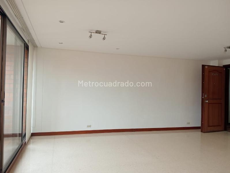 Spacious 3BR Apartment in Laureles - 3