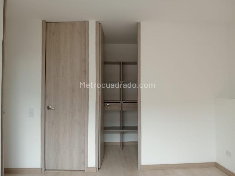 Apartamento Moderno de 3 Alcobas Cerca de Universidades en Laureles - 9