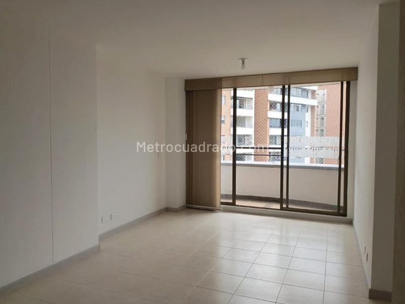 Modern 3BR Apartment Near Parks in Belen