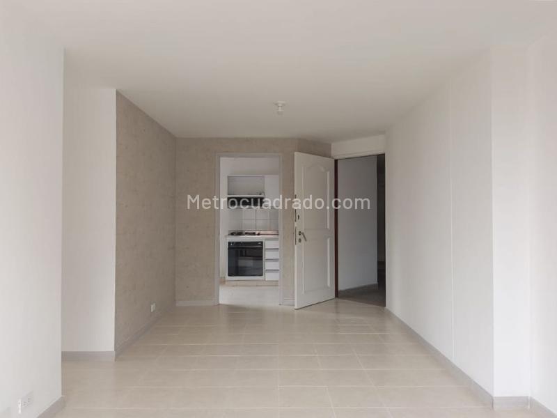 Modern 3BR Apartment Near Parks in Belen - 3