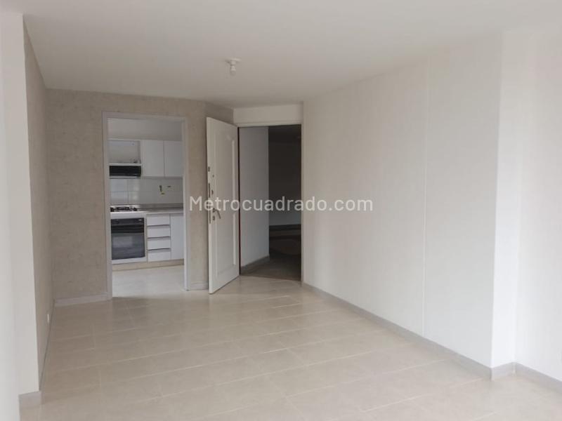 Modern 3BR Apartment Near Parks in Belen - 4