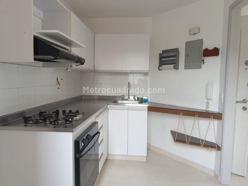 Modern 3BR Apartment Near Parks in Belen - 6
