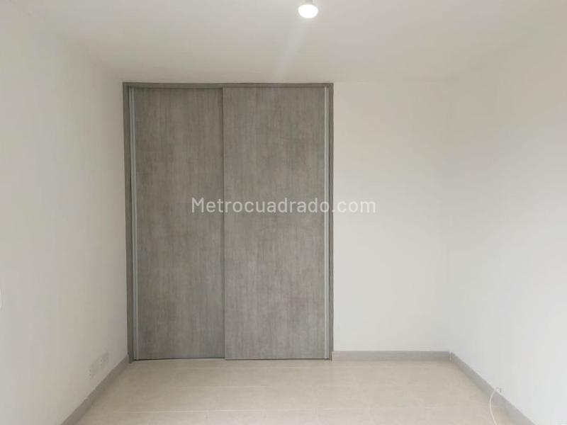 Modern 3BR Apartment Near Parks in Belen - 7