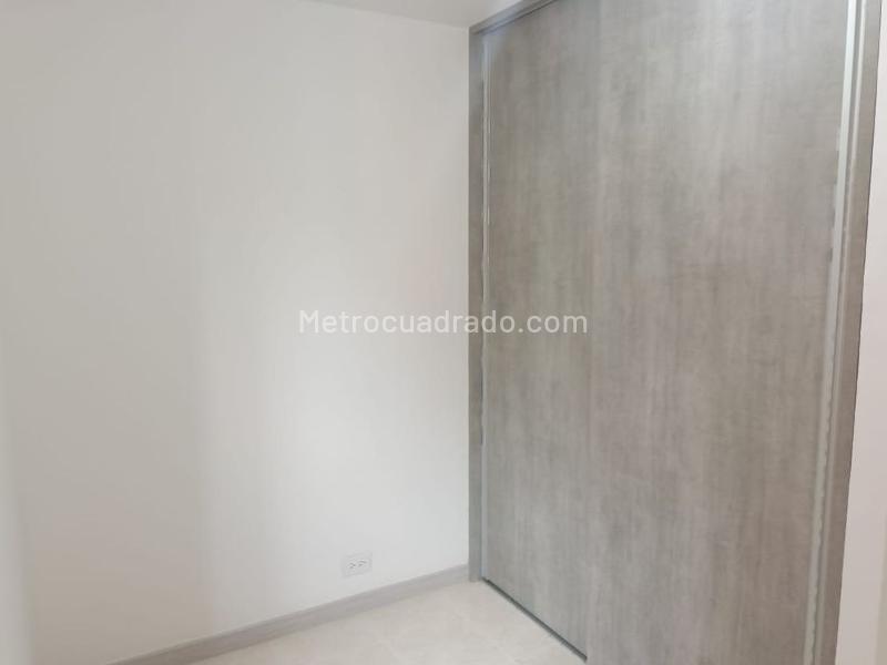 Modern 3BR Apartment Near Parks in Belen - 9