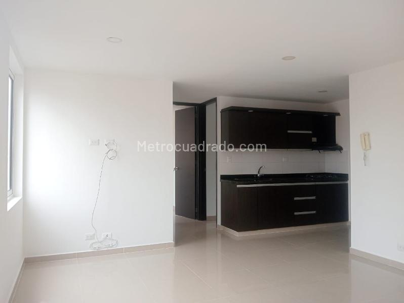 Apartamento Exterior de 2 Alcobas en Laureles con Ascensor - 4