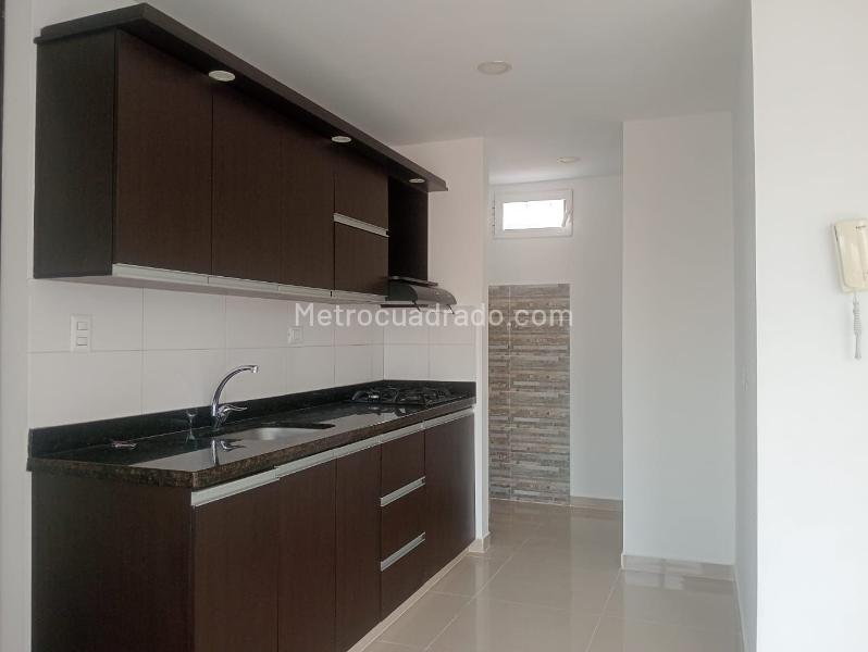 Apartamento Exterior de 2 Alcobas en Laureles con Ascensor - 5