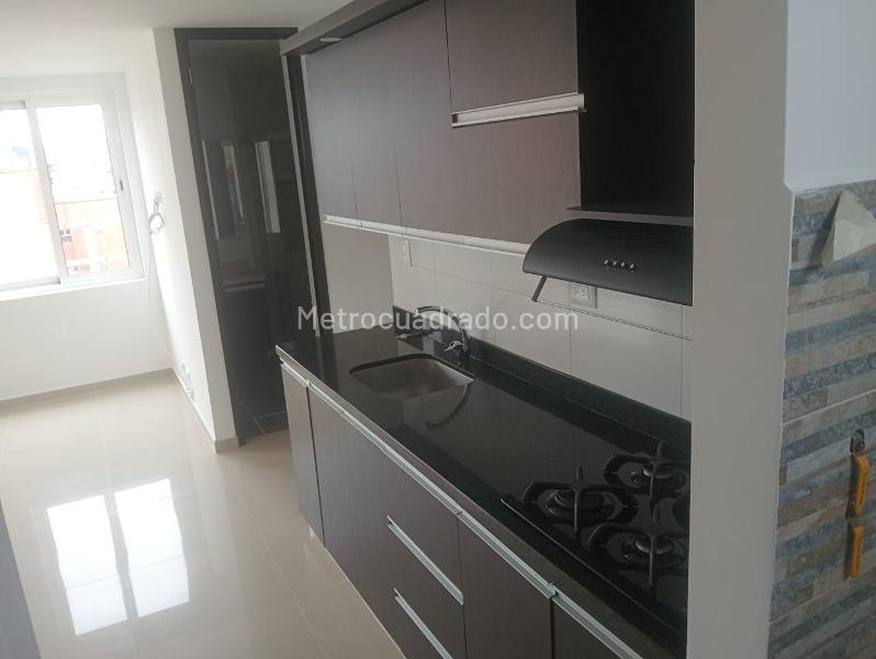 Apartamento Exterior de 2 Alcobas en Laureles con Ascensor - 6