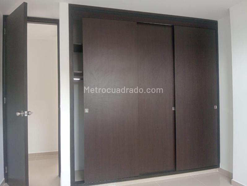 Apartamento Exterior de 2 Alcobas en Laureles con Ascensor - 9