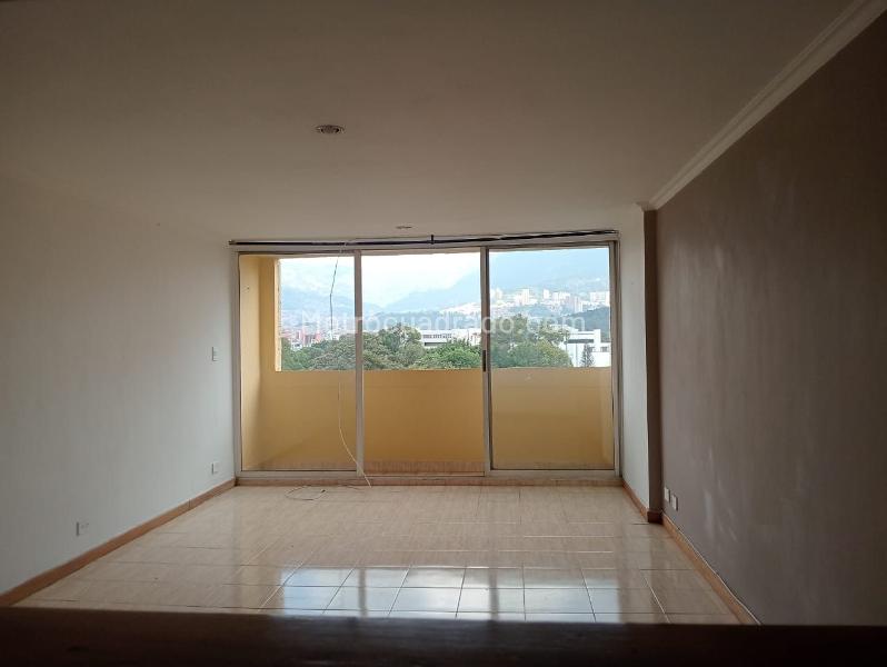 Apartamento en Arriendo de 2 Alcobas en Laureles - 2