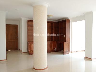 Apartamento en venta en Laureles, Medellín · foto 2 de 15