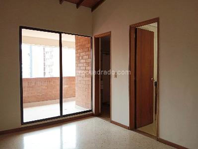 Apartamento de 3 alcobas en venta en Laureles, Medellín, 200 m² · foto 11 de 18