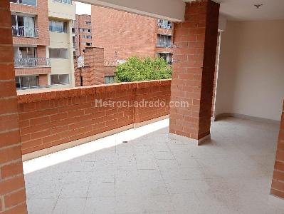 Apartamento de 3 alcobas en venta en Laureles, Medellín, 200 m² · foto 16 de 18