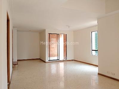 Apartamento de 3 alcobas en venta en Laureles, Medellín, 200 m² · foto 2 de 18