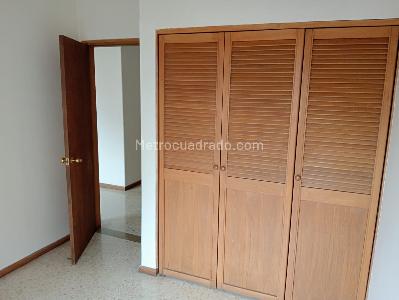 Apartamento de 3 alcobas en venta en Laureles, Medellín, 200 m² · foto 8 de 18