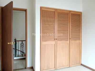 Apartamento de 3 alcobas en venta en Laureles, Medellín, 200 m² · foto 9 de 18