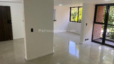 Apartamento de 4 alcobas en venta en Carlos E Restrepo, Medellín, 118 m² · foto 2 de 20