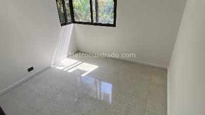 Apartamento de 4 alcobas en venta en Carlos E Restrepo, Medellín, 118 m² · foto 13 de 20