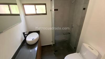 Apartamento de 4 alcobas en venta en Carlos E Restrepo, Medellín, 118 m² · foto 18 de 20