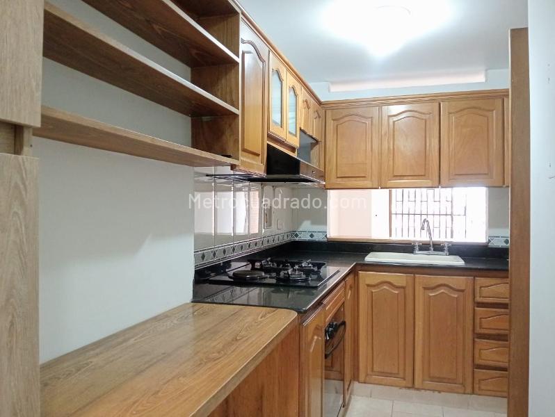 Apartamento Amplio de 3 Alcobas en Laureles - 3