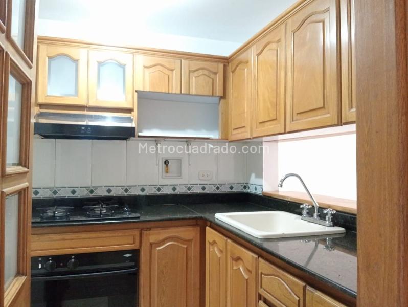 Apartamento Amplio de 3 Alcobas en Laureles - 4