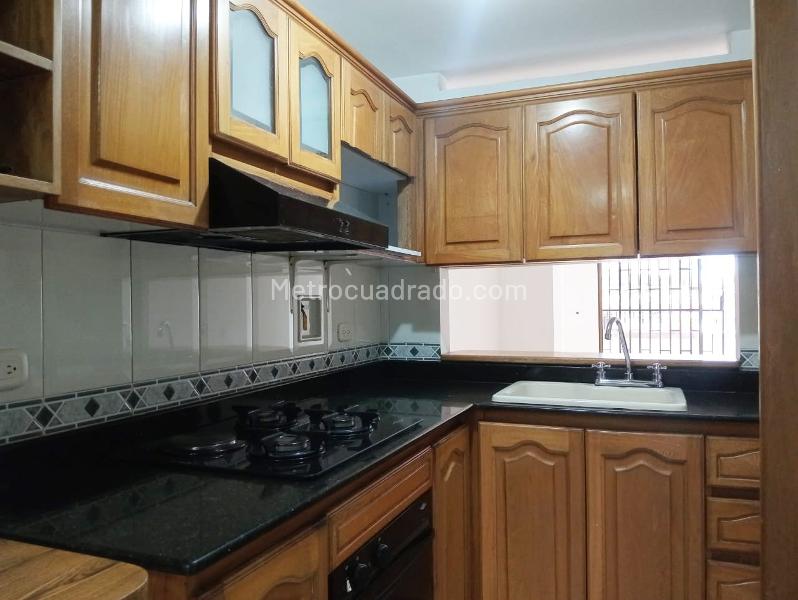Apartamento Amplio de 3 Alcobas en Laureles - 5