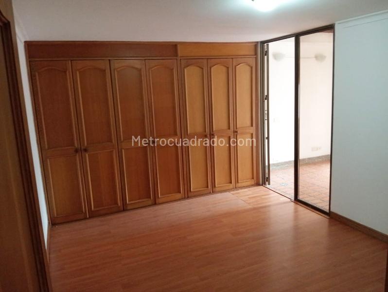 Apartamento Amplio de 3 Alcobas en Laureles - 8