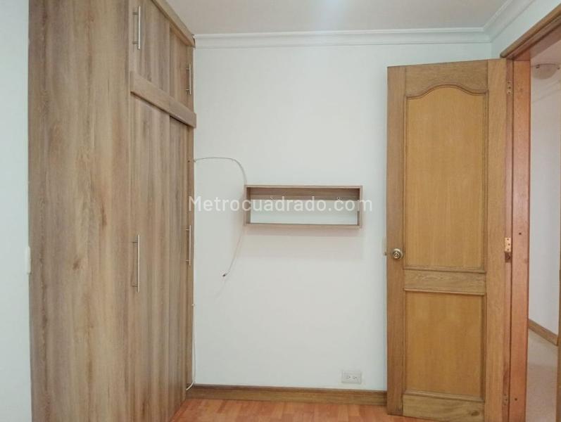 Apartamento Amplio de 3 Alcobas en Laureles - 9
