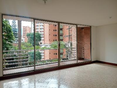 Apartamento en venta en Laureles, Medellín · foto 3 de 16