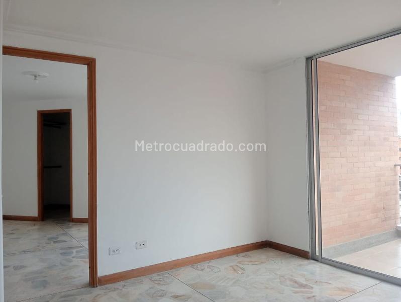Apartaestudio de 1 Alcoba con Balcón en Los Laureles - 2