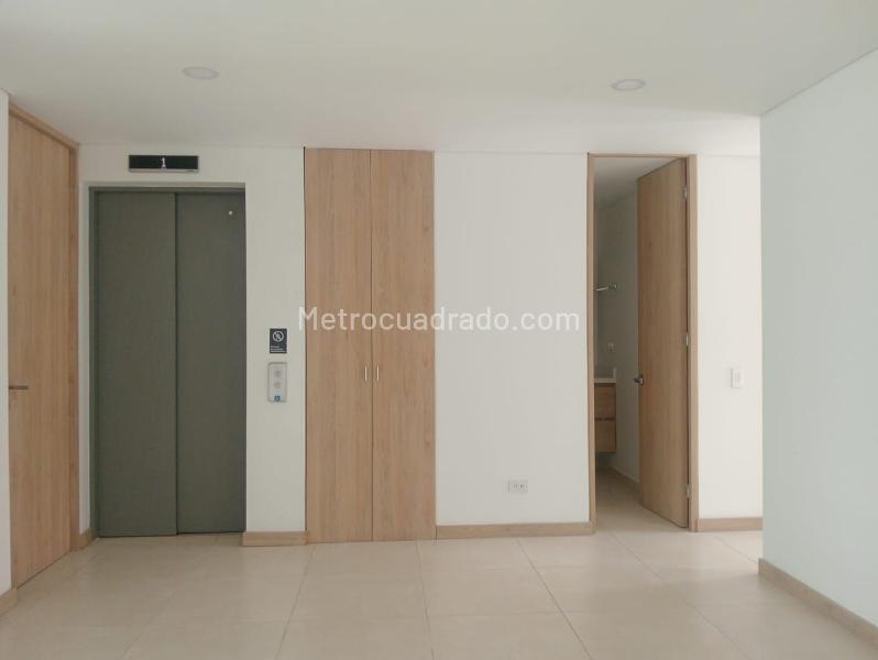 3BR Apartment in LAURELES (104 m²) - 4