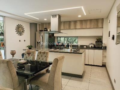 Apartamento de 3 alcobas en venta en Belen, Medellín, 112 m² · foto 2 de 19