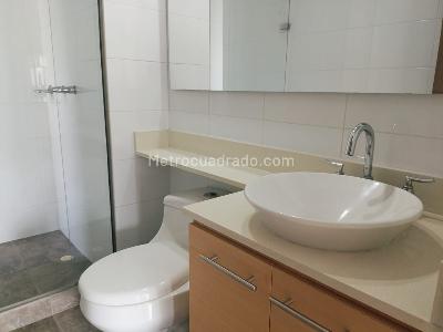 Apartamento de 2 alcobas en venta en Belen Loma De Los Bernal, Medellín, 87 m² · foto 12 de 13