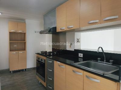 Apartamento de 2 alcobas en venta en Belen Loma De Los Bernal, Medellín, 87 m² · foto 6 de 13