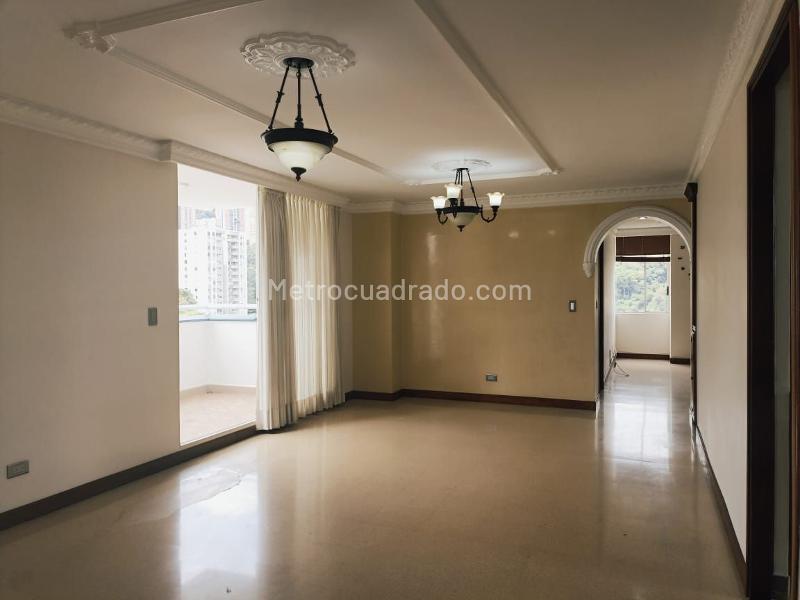 Spacious 3BR Apartment in Belen with Amenities