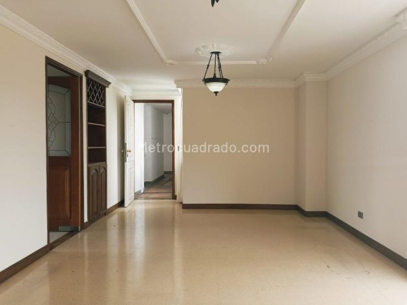 Spacious 3BR Apartment in Belen with Amenities - 5