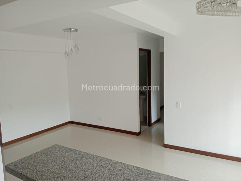 Spacious 2BR Apartment in La America - 3