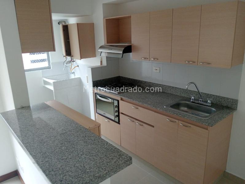 Spacious 2BR Apartment in La America - 4