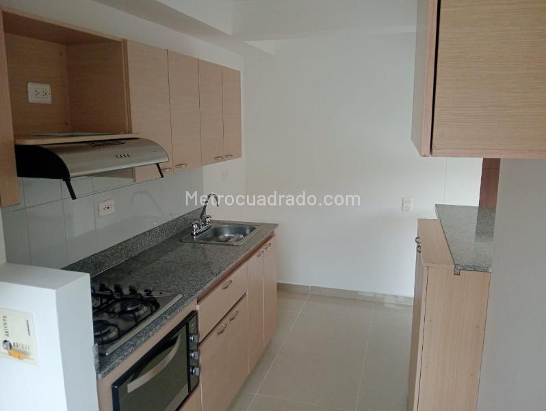 Spacious 2BR Apartment in La America - 6