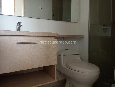 Apartamento de 2 alcobas en arriendo en Laureles, Medellín, 80 m² · foto 14 de 15
