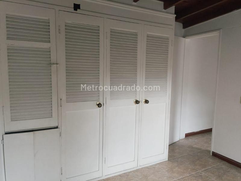 Modern 3BR House in Belen - 6