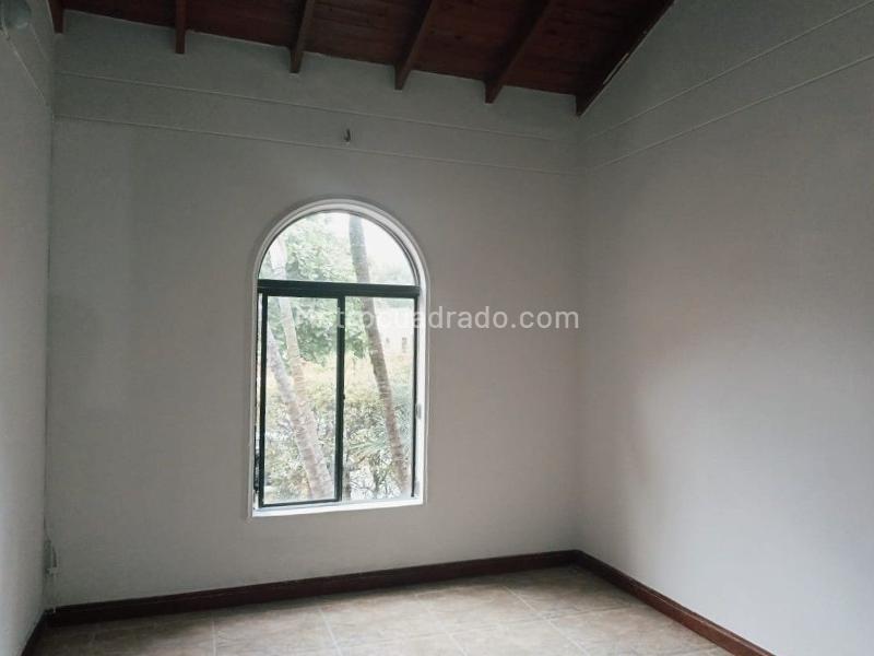 Modern 3BR House in Belen - 9