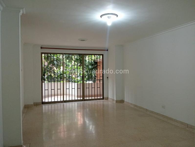 3BR Exterior Apartment with 3 Baths in Laureles