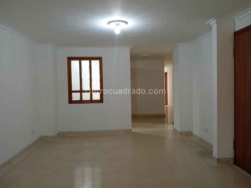 3BR Exterior Apartment with 3 Baths in Laureles - 2