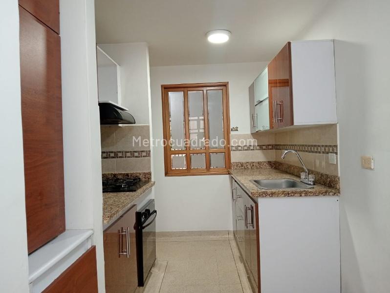 3BR Exterior Apartment with 3 Baths in Laureles - 4