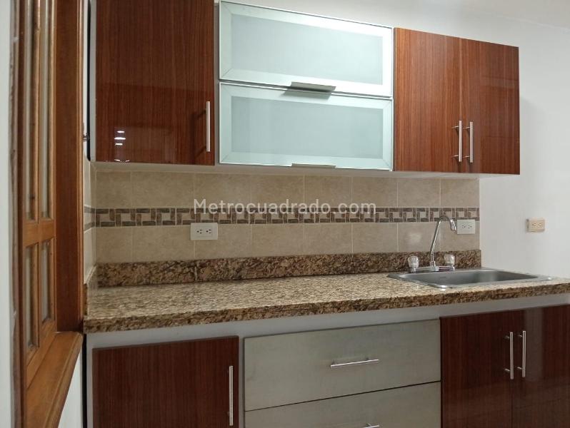 3BR Exterior Apartment with 3 Baths in Laureles - 5